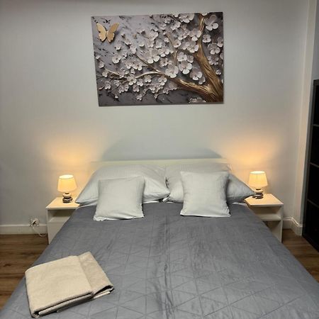 ורשה Coser Apartamenty Metro Onz מראה חיצוני תמונה