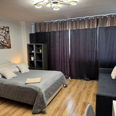 ורשה Coser Apartamenty Metro Onz מראה חיצוני תמונה