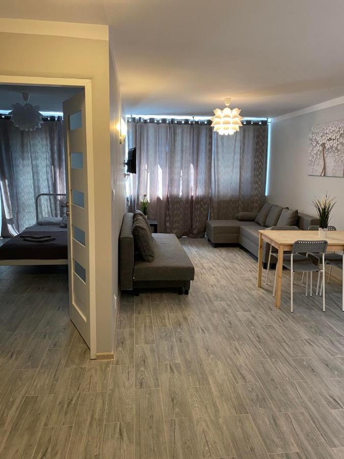 ורשה Coser Apartamenty Metro Onz מראה חיצוני תמונה