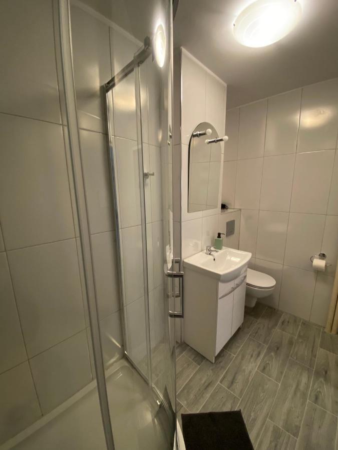 ורשה Coser Apartamenty Metro Onz מראה חיצוני תמונה
