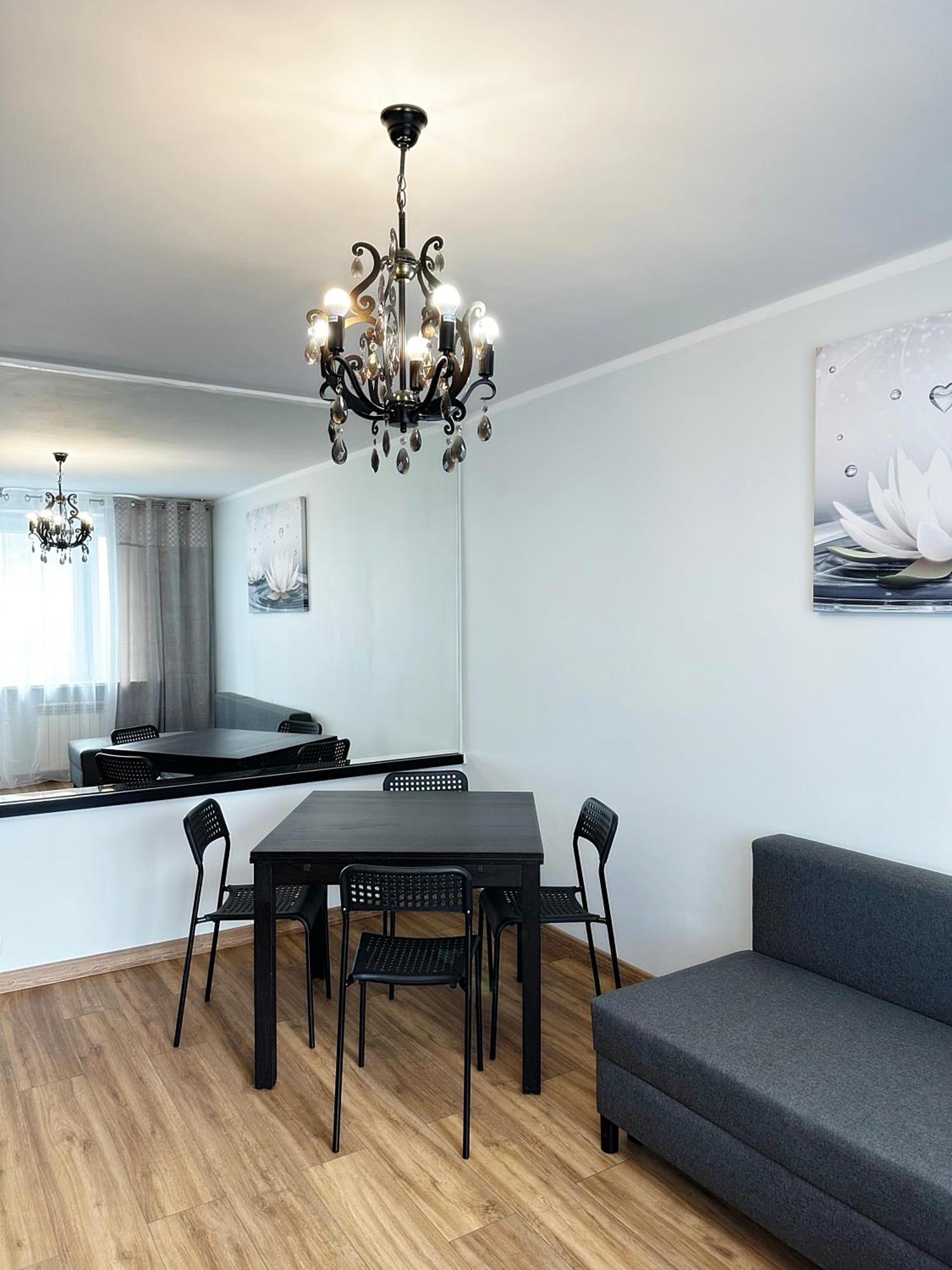 ורשה Coser Apartamenty Metro Onz מראה חיצוני תמונה